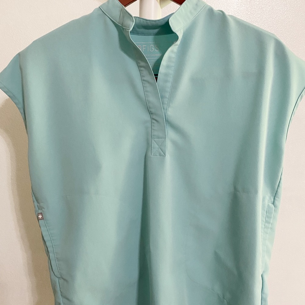 Used Figs Rafaela Seaglass xxs